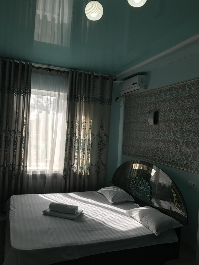 טרז Hotel Prestizh מראה חיצוני תמונה