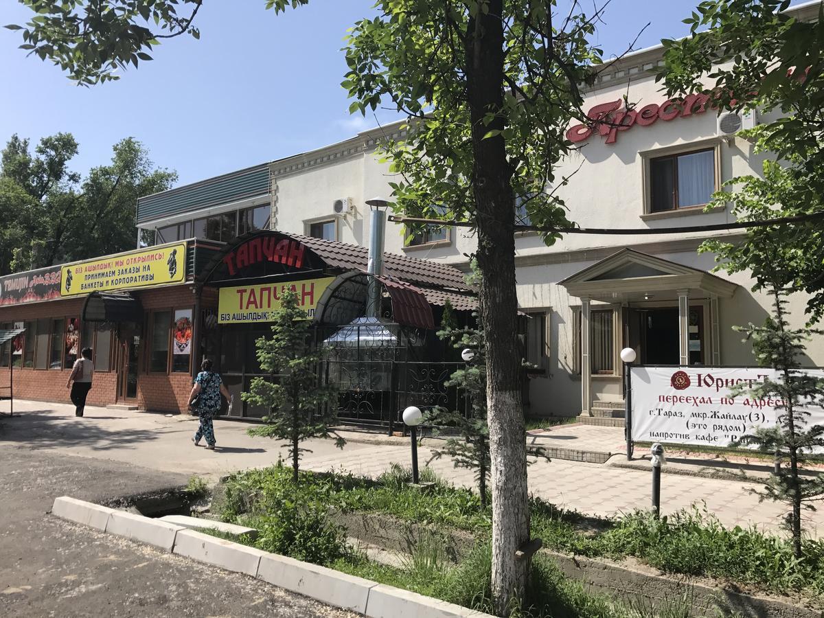 טרז Hotel Prestizh מראה חיצוני תמונה